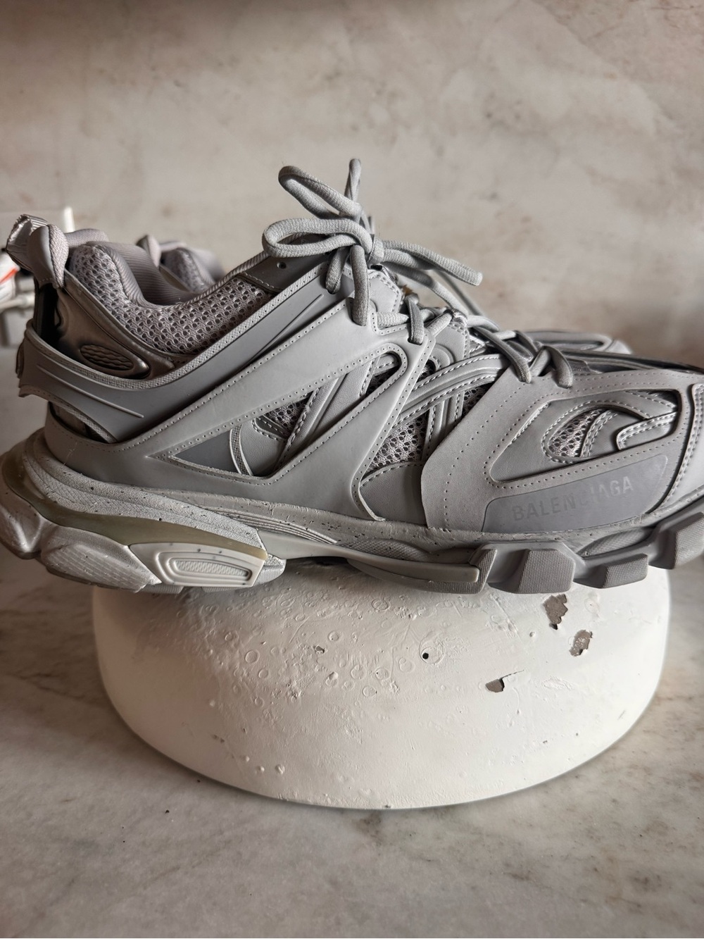 Balenciaga Men's Chunky Trainer in Grey